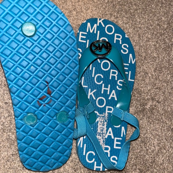 Kids Michael Kors Flip flops Size 11/12 - Picture 4 of 6